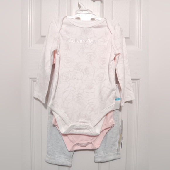 3pc Calvin Klein baby pink short & long sleeve bodysuitwith grey pants Size:3/6M - Picture 8 of 15